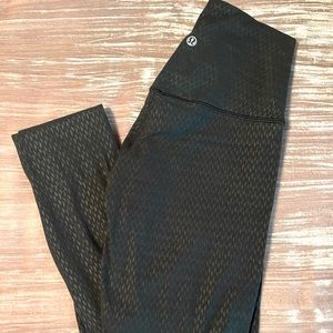 Lululemon black patterned leggings